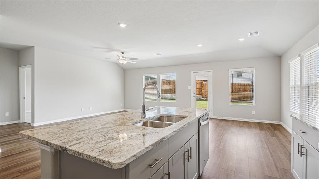 2121 Mustang Way