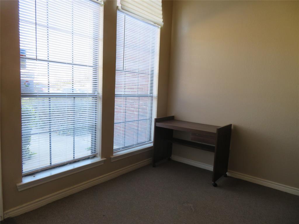 4216 N Interstate 35