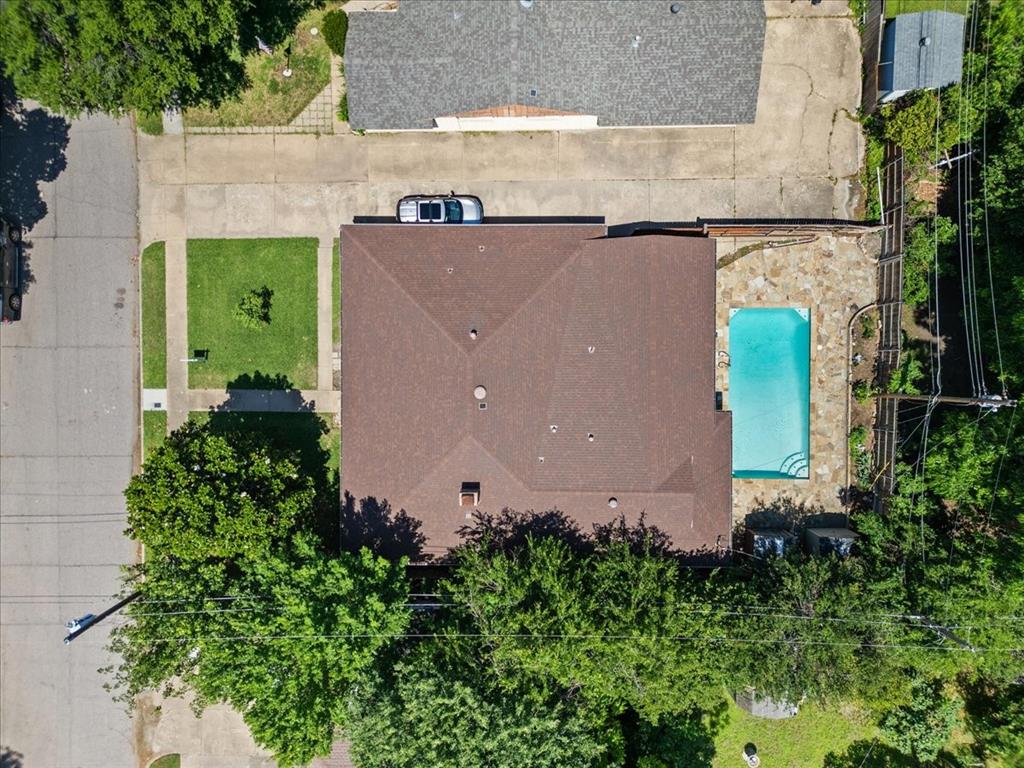 2400 Douglas Avenue