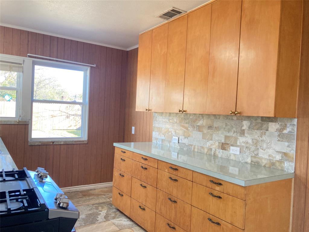 Bronwyn Tara Revision - Residential Lease