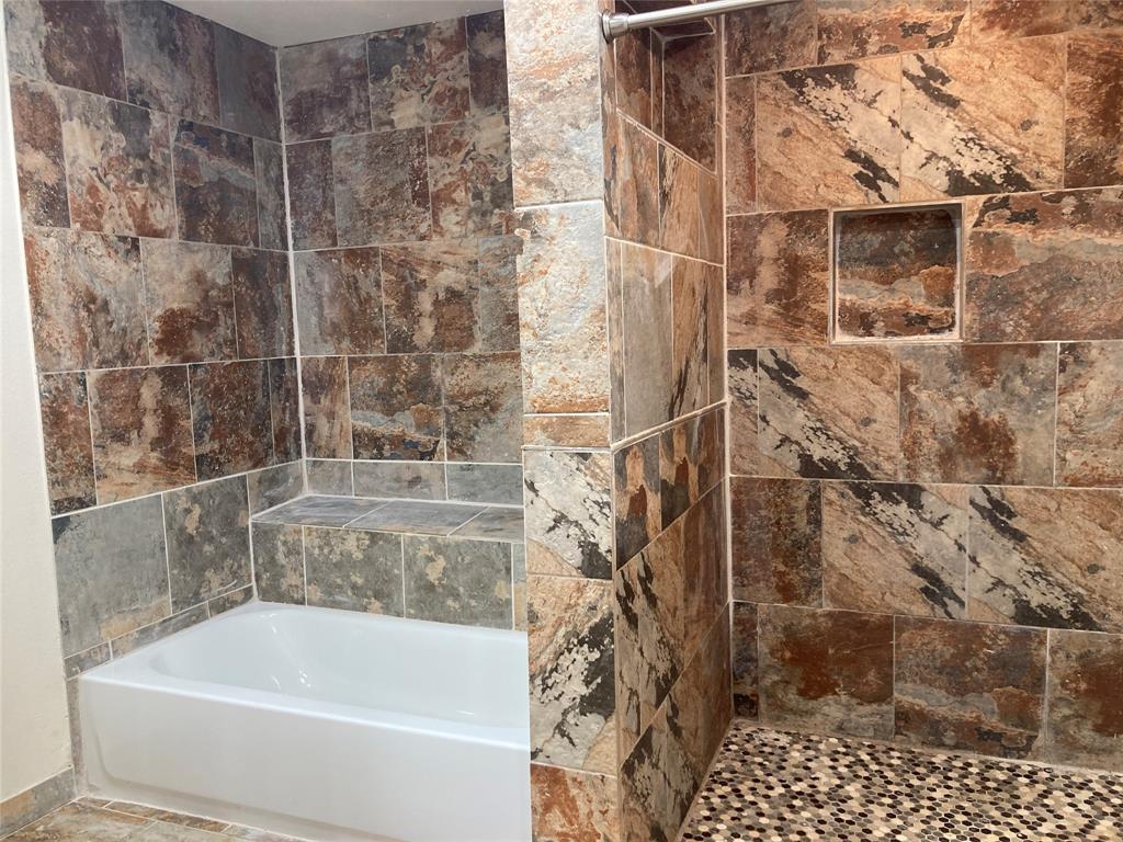 Bronwyn Tara Revision - Residential Lease