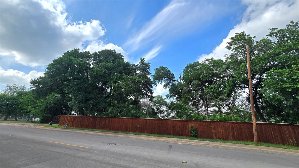 Kiest Park Acres - Land