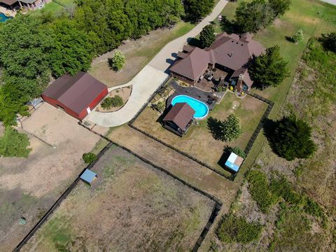 A home in Waxahachie