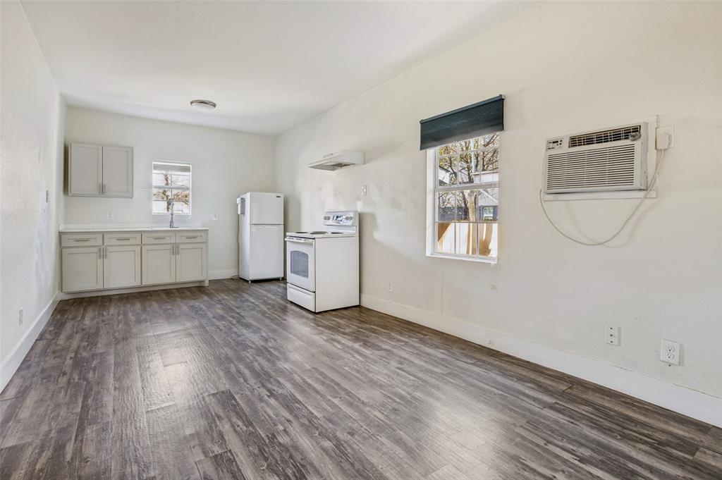 Dallas Land & Loan Cos Add 03 - Residential Income