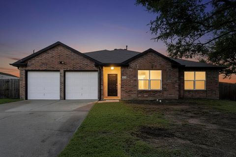 1004 Canyon Drive Justin TX 76247