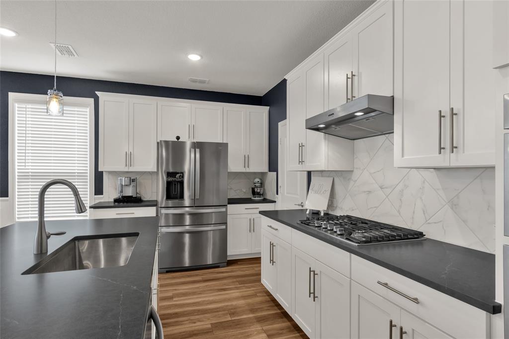 2412 Rooster Lane