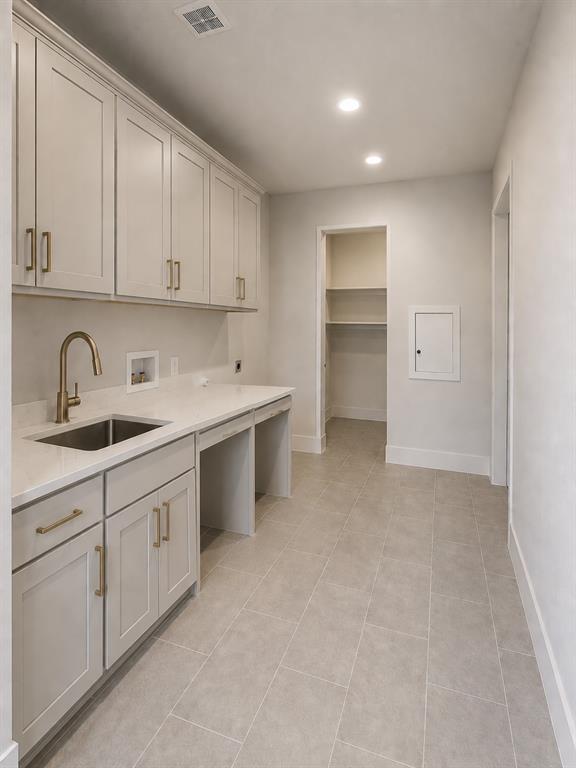 2708 Southbay Circle