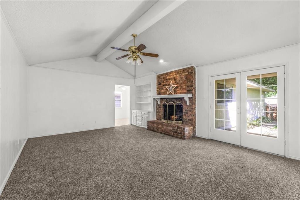 2301 Claridge Circle