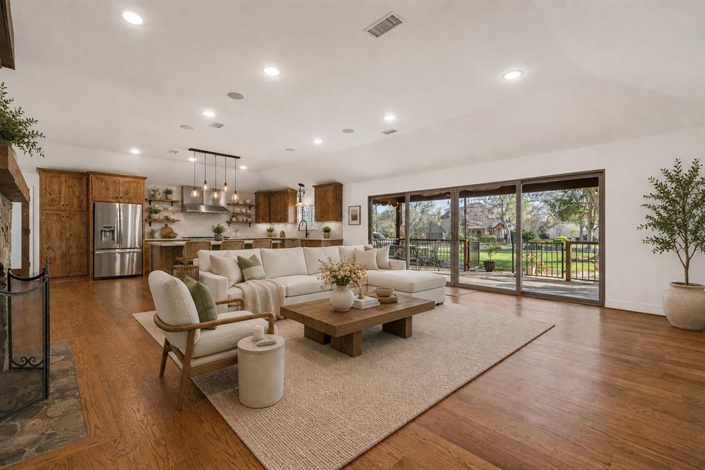 Casa Linda Estates - Residential