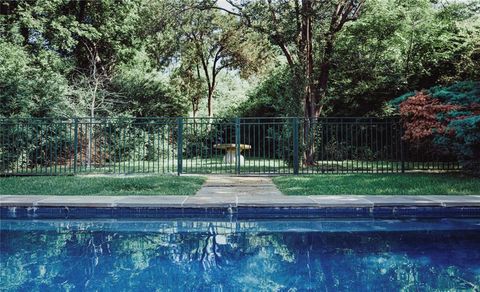 Tiny photo for 5301 W Mockingbird Lane, Dallas, TX 75209 (MLS # 21232981)