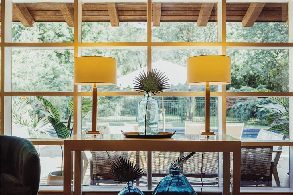 5301 W Mockingbird Lane