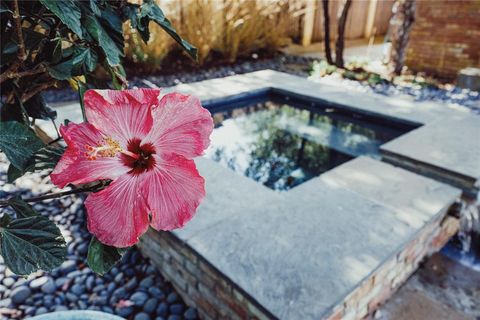 Tiny photo for 5301 W Mockingbird Lane, Dallas, TX 75209 (MLS # 21232981)