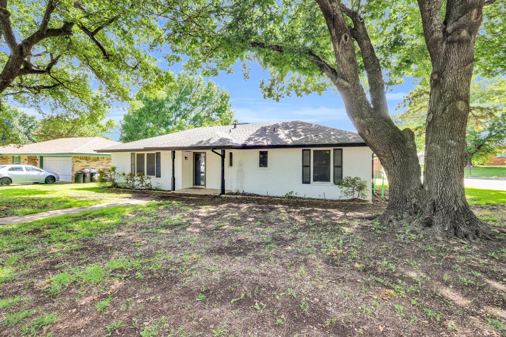 1511 Hillside Drive