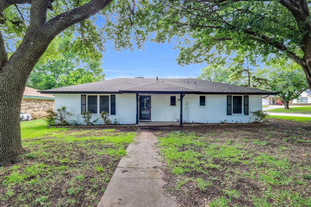 1511 Hillside Drive