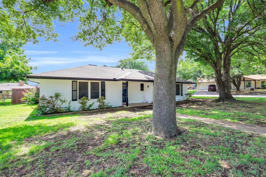 1511 Hillside Drive