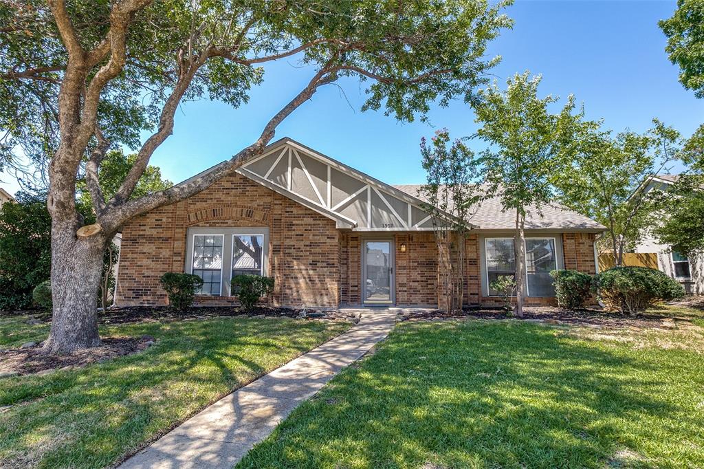 1307 Crestwood Court