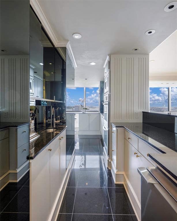 Bonaventure Condo - Residential