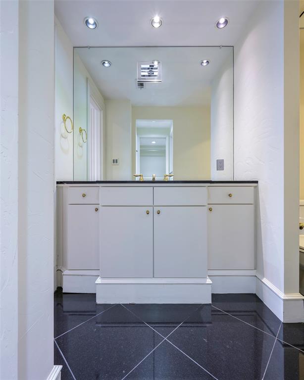 Bonaventure Condo - Residential