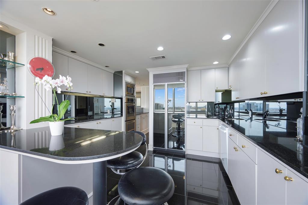 Bonaventure Condo - Residential