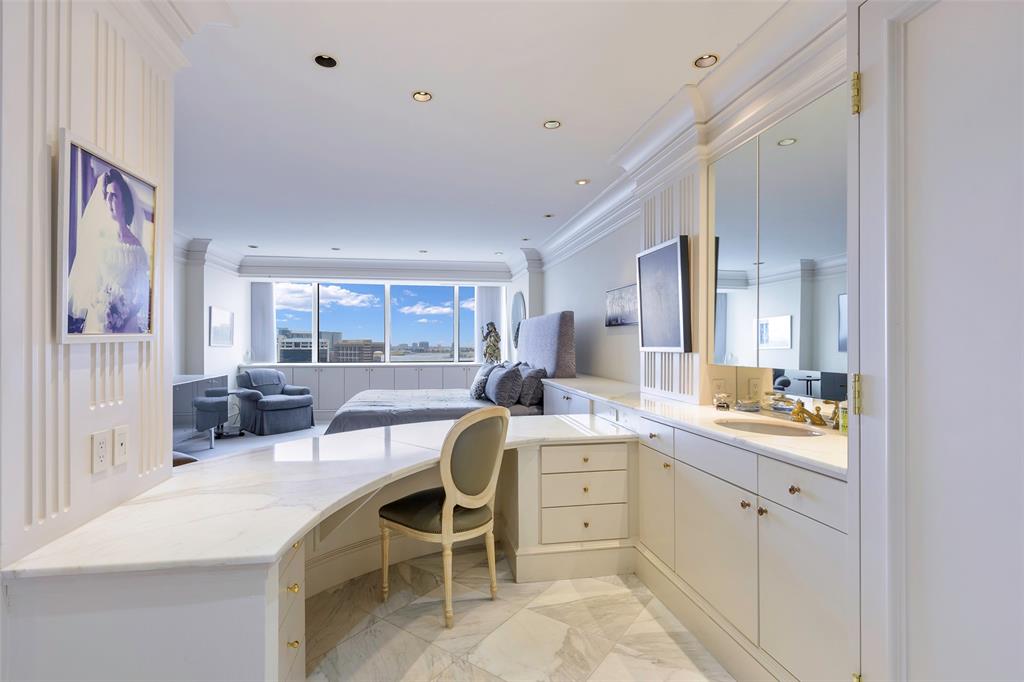 Bonaventure Condo - Residential