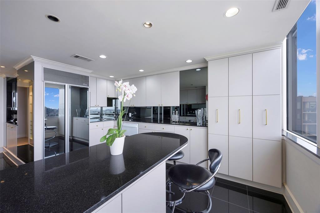 Bonaventure Condo - Residential