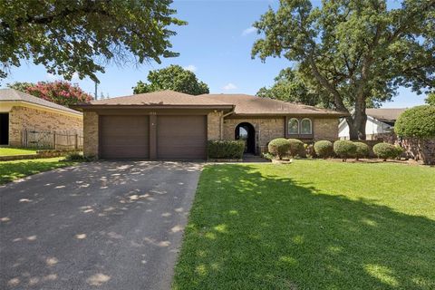 1636 Bedford Oaks Drive Bedford TX 76021
