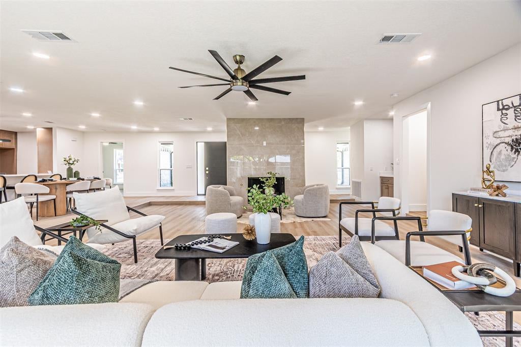 2716 Arborcove Drive