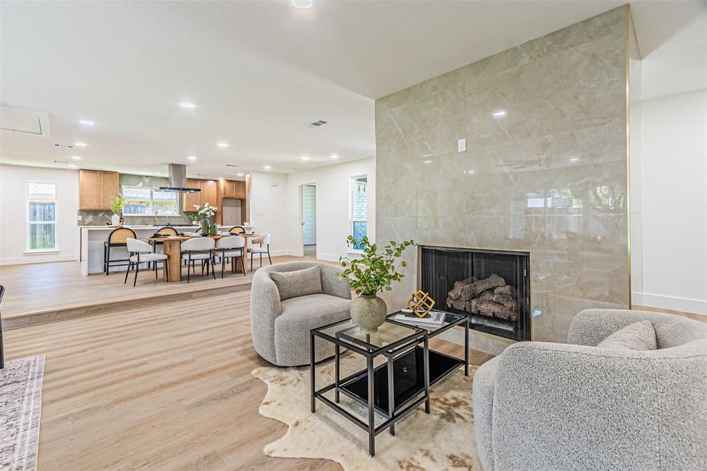2716 Arborcove Drive