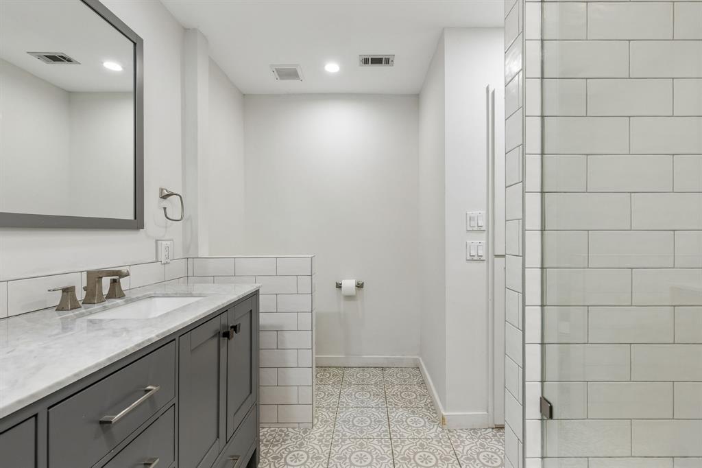 4134 Travis Street Condos - Residential