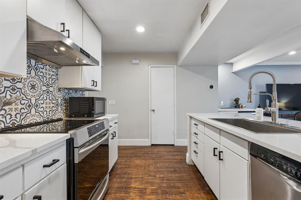 4134 Travis Street Condos - Residential