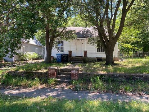 1110 S Houston Avenue Denison TX 75021