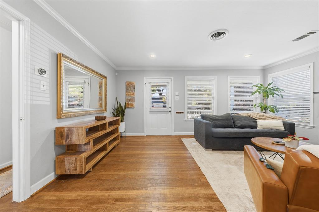 4927 W Hanover Avenue