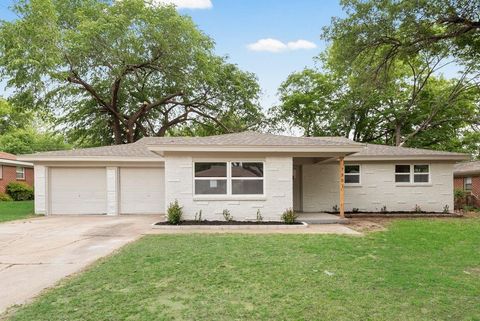 Photo of 7301 Marilyn Lane, North Richland Hills, TX 76180 (MLS # 21235505)