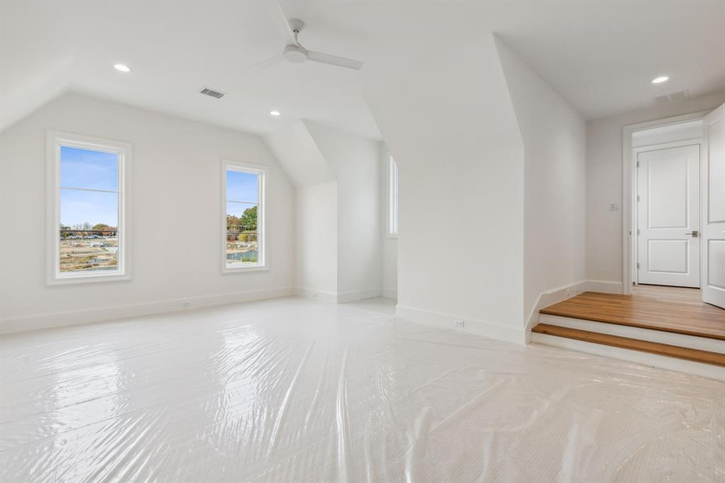 WHITE ROCK BLUFFS - Residential