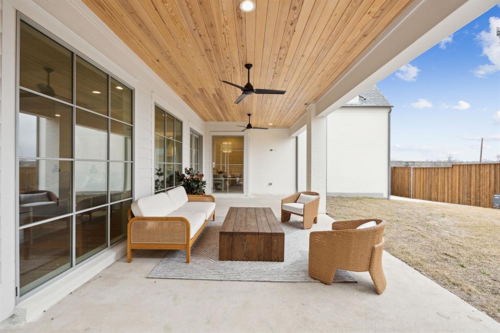 WHITE ROCK BLUFFS - Residential