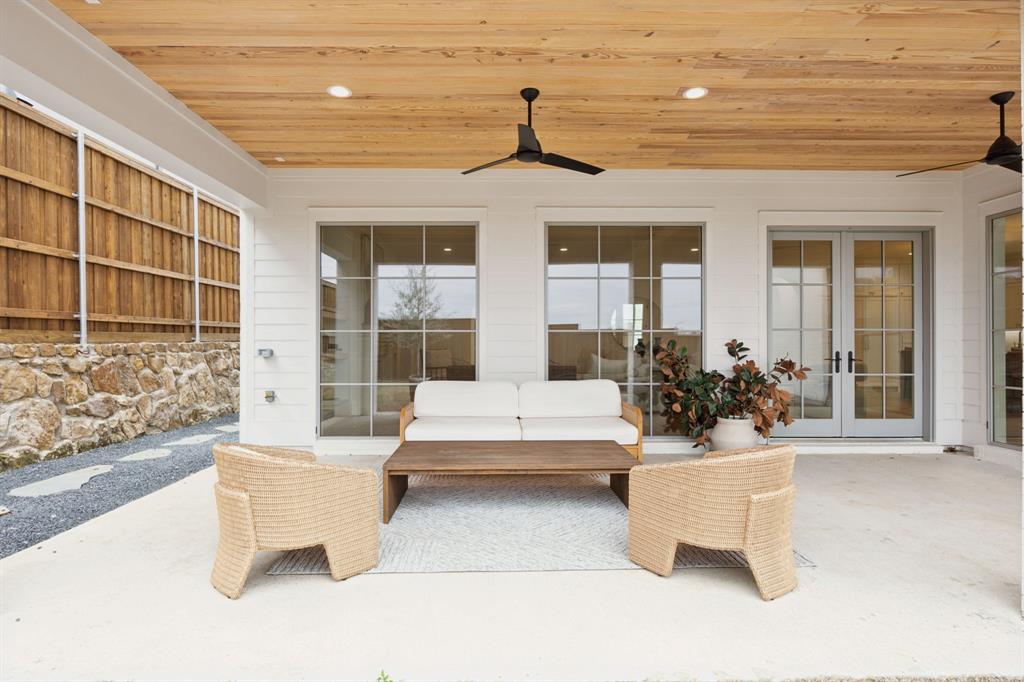 WHITE ROCK BLUFFS - Residential