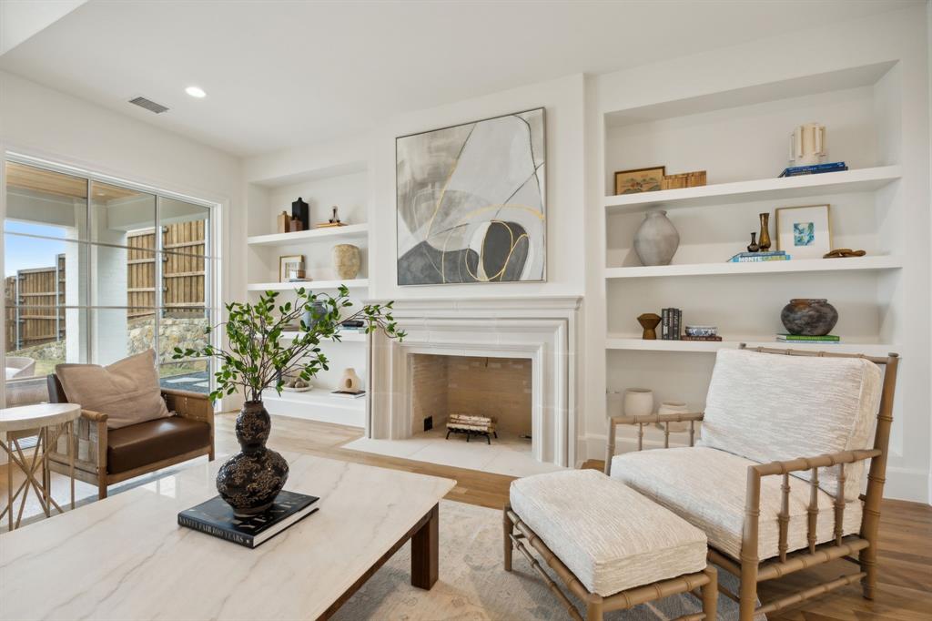 WHITE ROCK BLUFFS - Residential