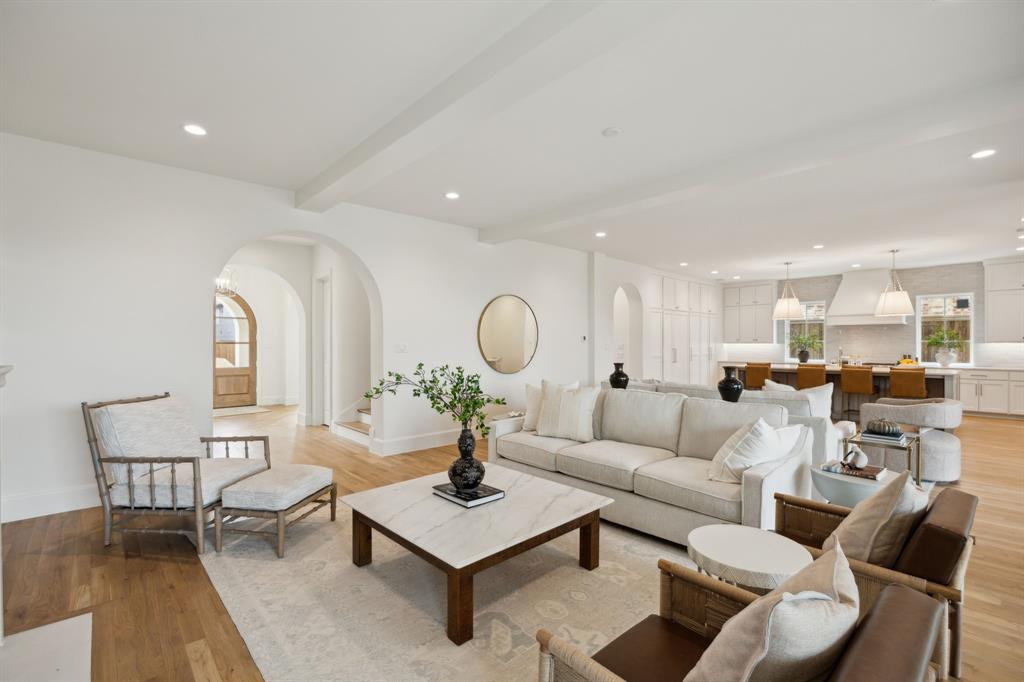 WHITE ROCK BLUFFS - Residential