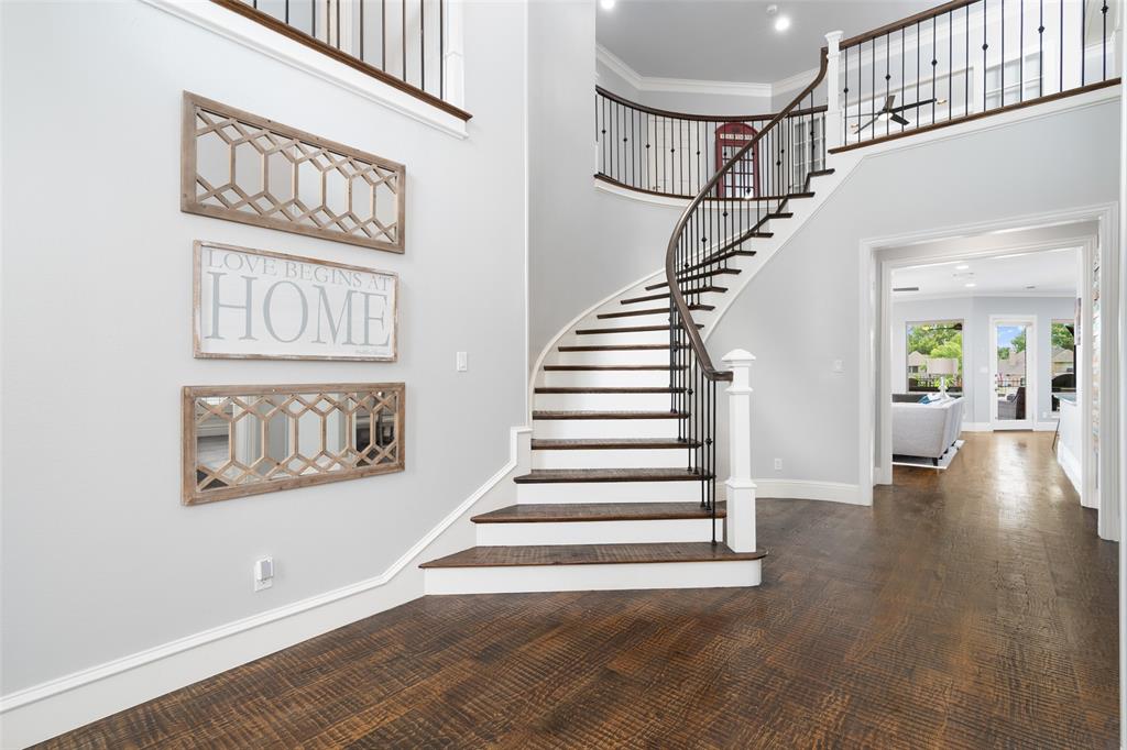 812 Hills Creek Drive