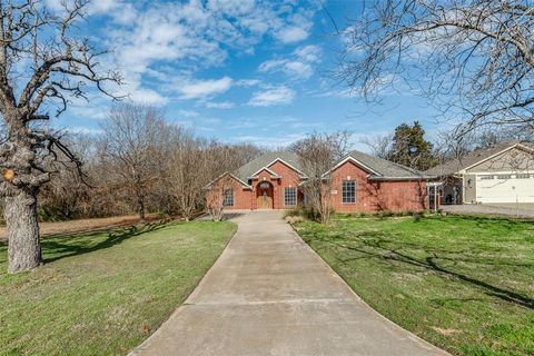 A home in Lake Kiowa