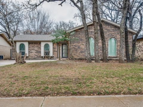 5402 Holly Trail Arlington TX 76016