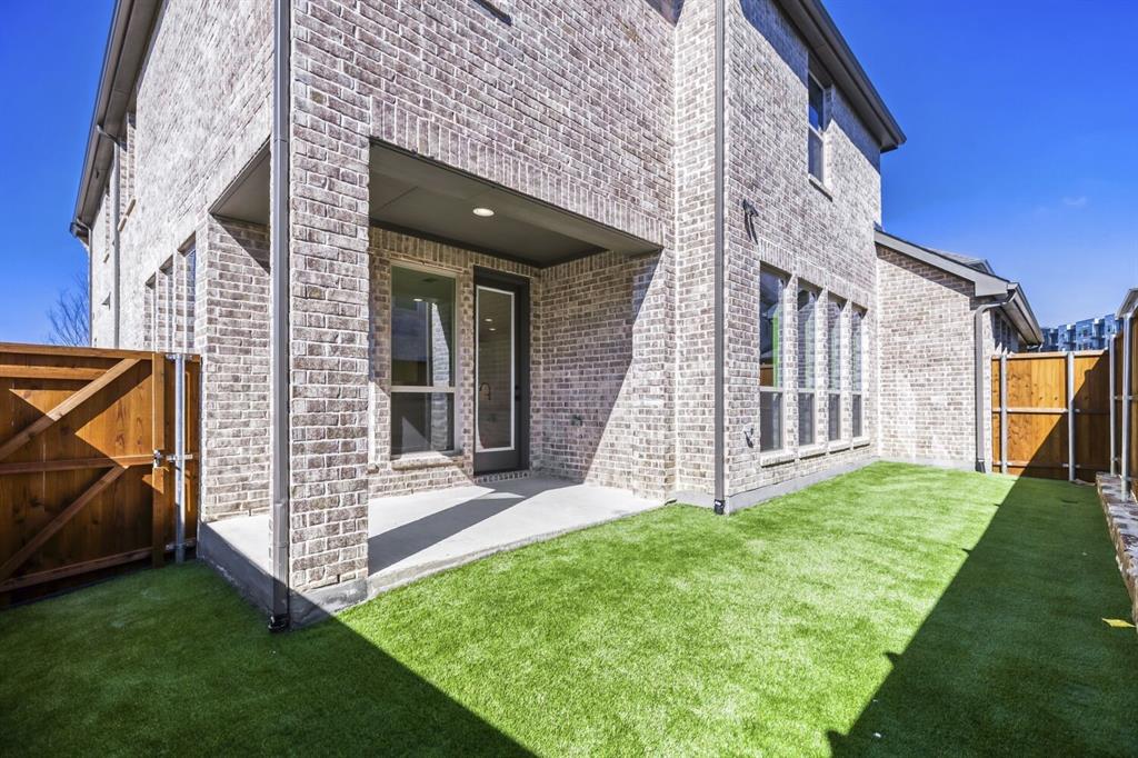 Castle Hills Northpointe Townhomes - Residential