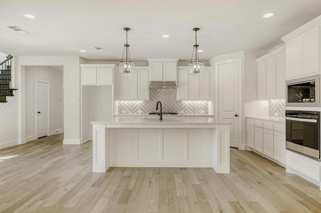 Castle Hills Northpointe Townhomes - Residential