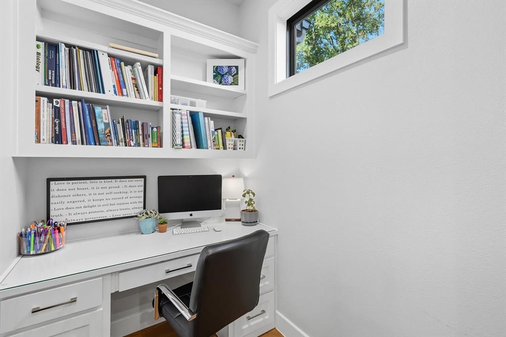 North Richland Hills, Texas 76182, United States, 4 Bedrooms Bedrooms, ,4 BathroomsBathrooms,Residential,Active,218900