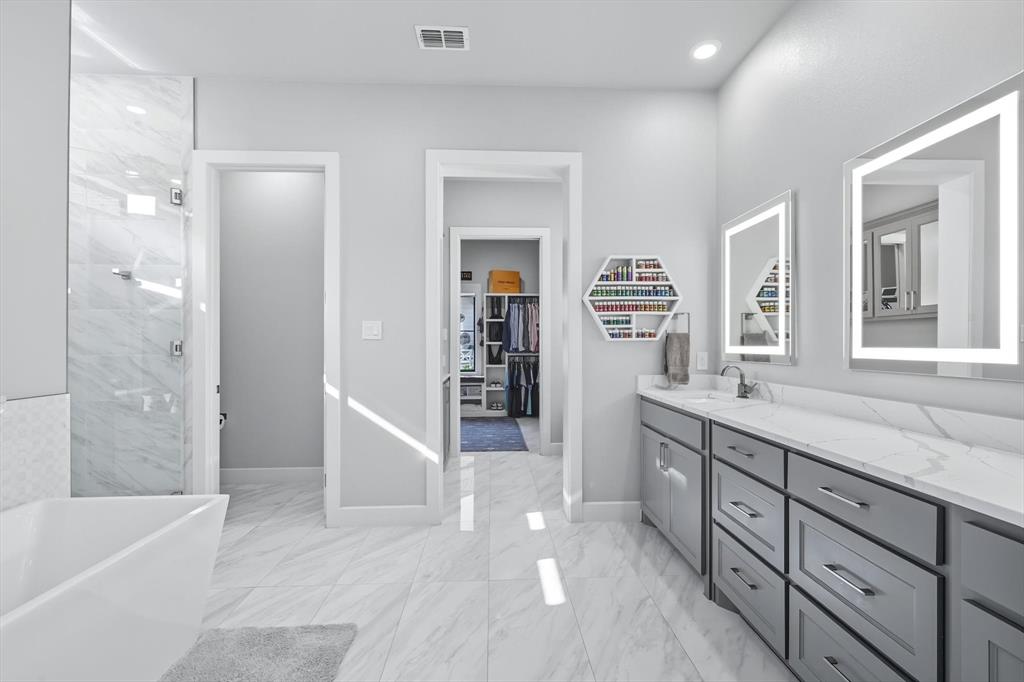 North Richland Hills, Texas 76182, United States, 4 Bedrooms Bedrooms, ,4 BathroomsBathrooms,Residential,Active,218900