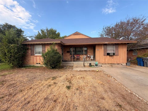 Photo of 5725 Lazy River Drive, Dallas, TX 75241 (MLS # 21402640)