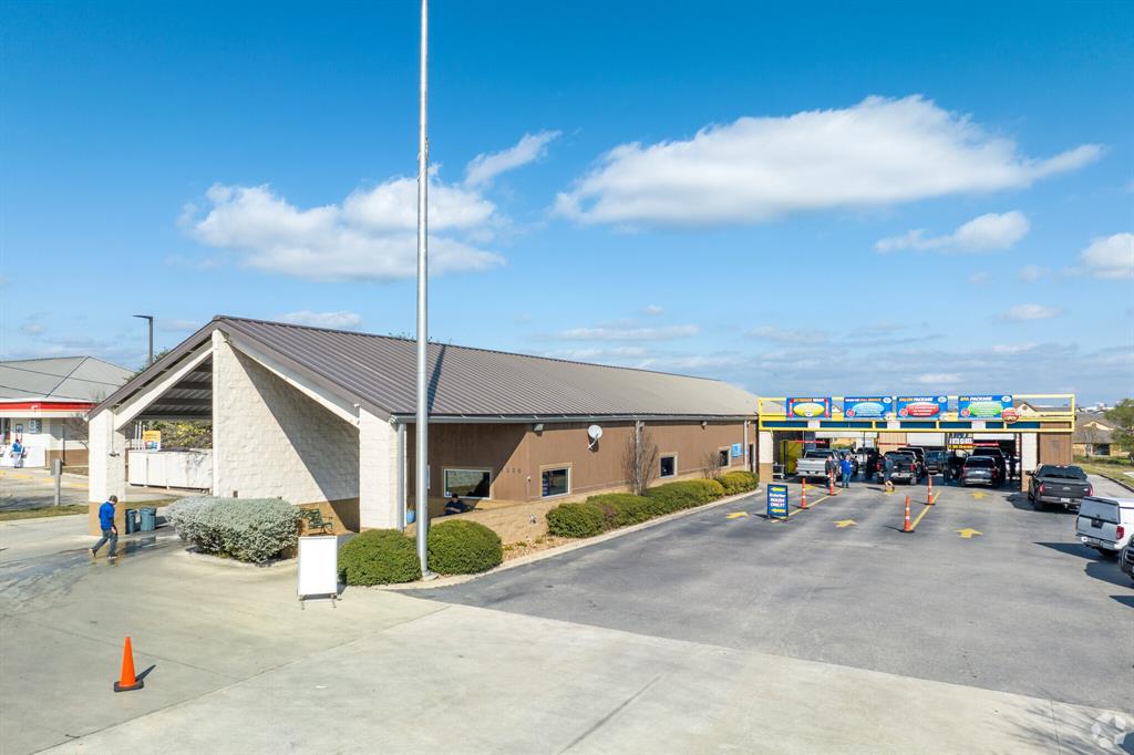 Hand Car Salon Sub Ncb 17490 - Commercial Sale