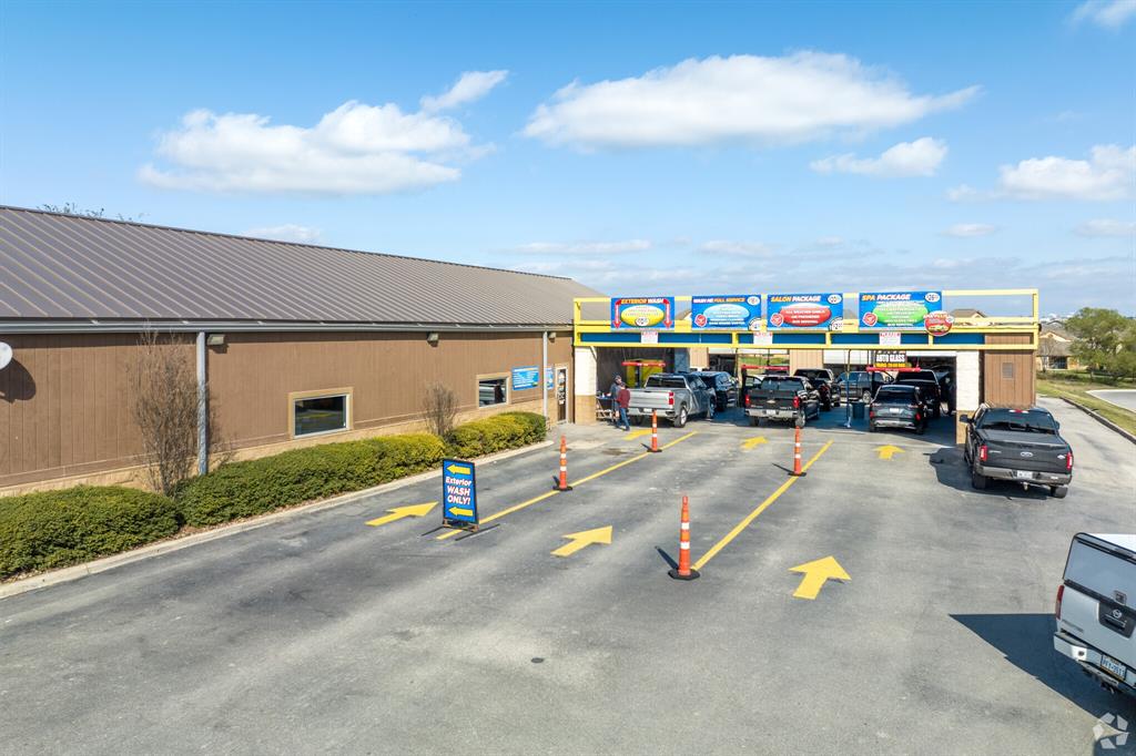 Hand Car Salon Sub Ncb 17490 - Commercial Sale