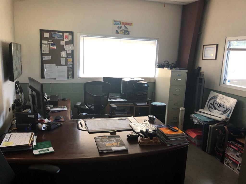 Hand Car Salon Sub Ncb 17490 - Commercial Sale