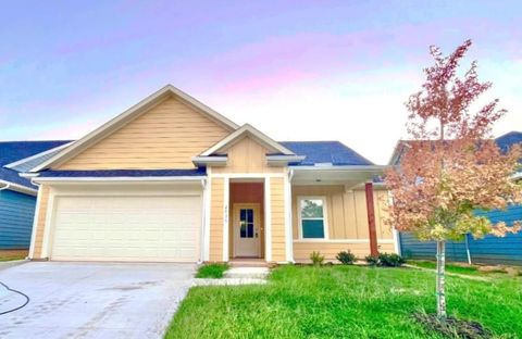 Photo of 2109 Bluebonnet Avenue, Denison, TX 75020 (MLS # 21168847)